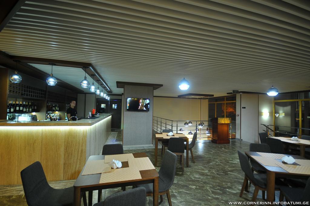 Hotel Corner Inn บาทูมิ ภายนอก รูปภาพ
