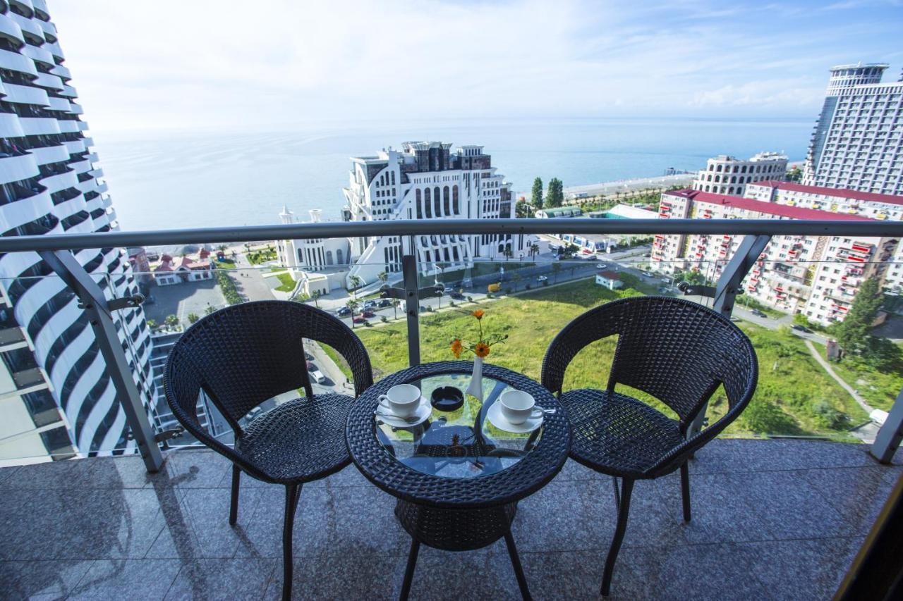 Hotel Corner Inn บาทูมิ ภายนอก รูปภาพ